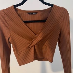 Long sleeve crop top